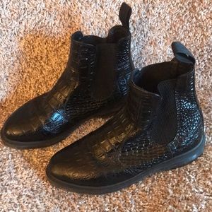 Dr. Martens Black Flora Croc Chelsea Boot size 8